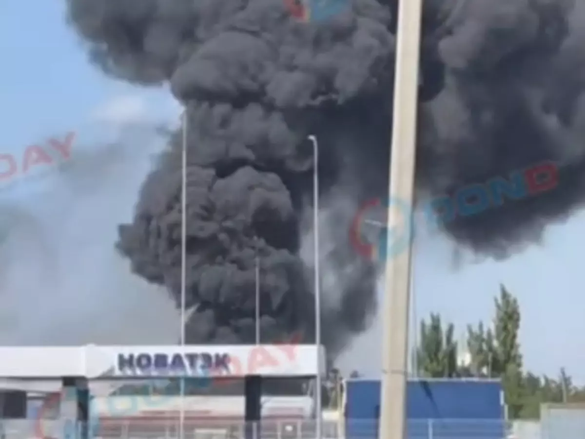 Под Батайском произошел крупный пожар на заброшенной овощной базе