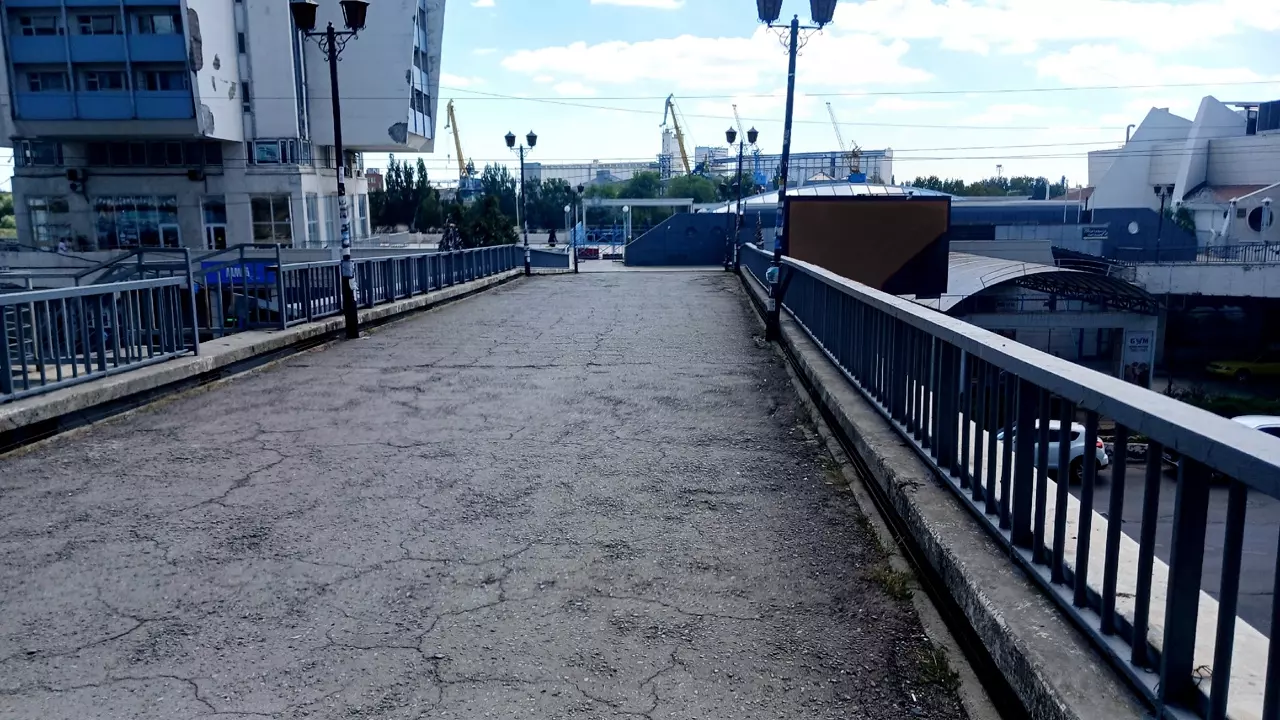 Разбитой лестнице возле «Тихого Дона» в Ростове «отказали» в ремонте