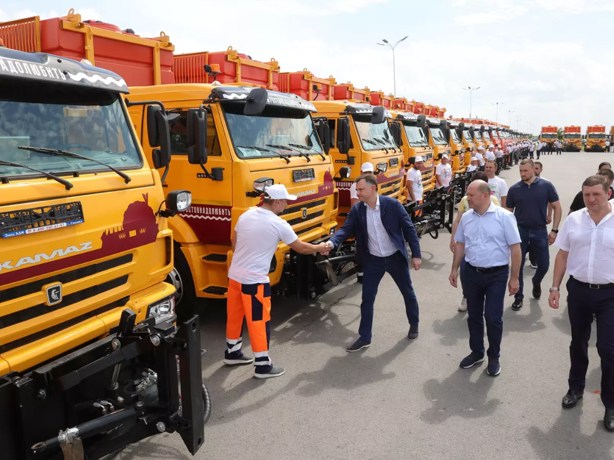 В Ростове обновили парк коммунальной техники