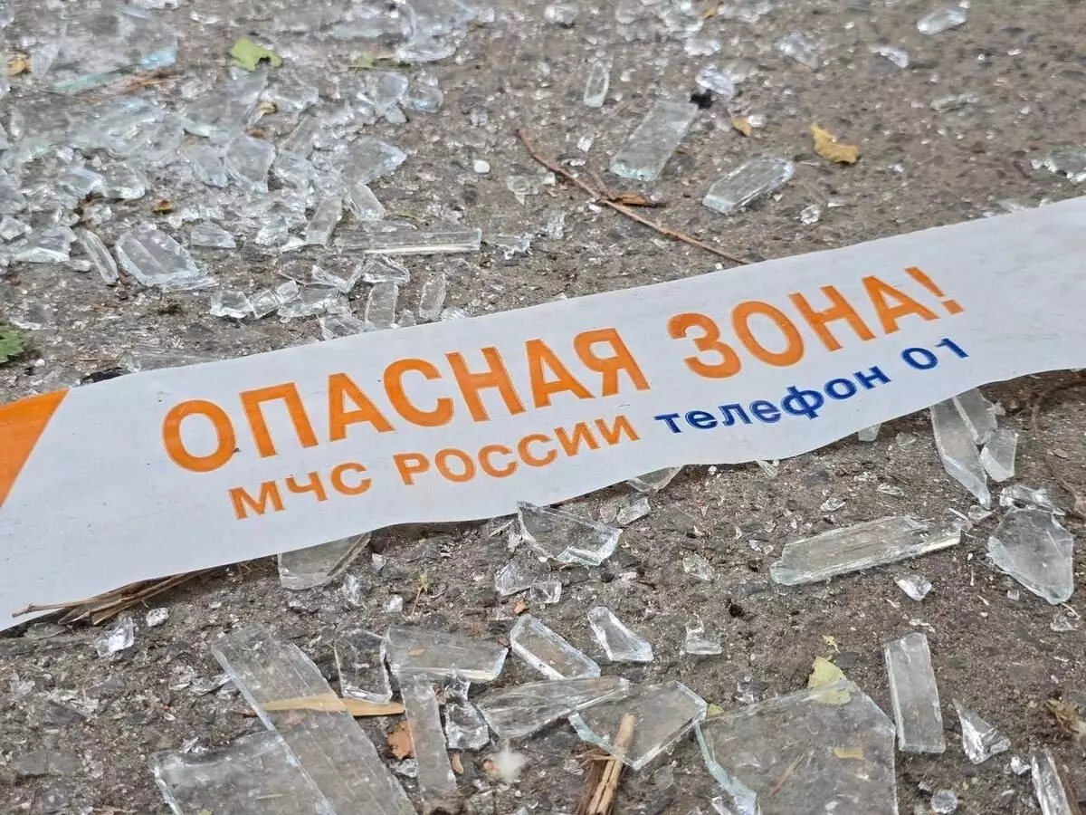 Юрий Слюсарь: в поврежденных после атаки дронов квартирах заменят окна и двери