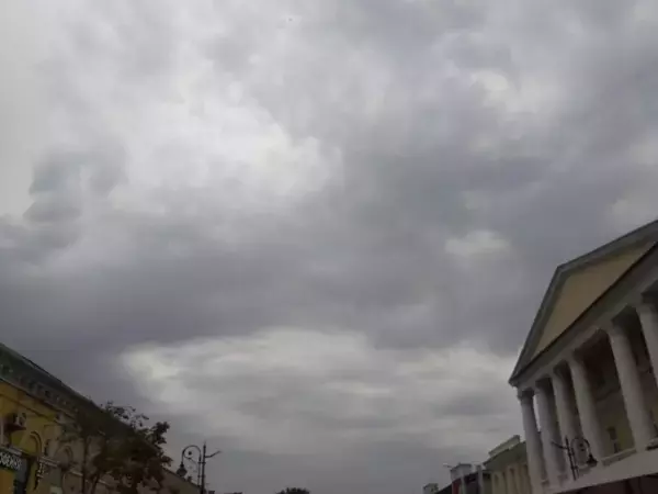 В станице Ростовской области из-за атаки БПЛА загорелась трава возле жилого дома