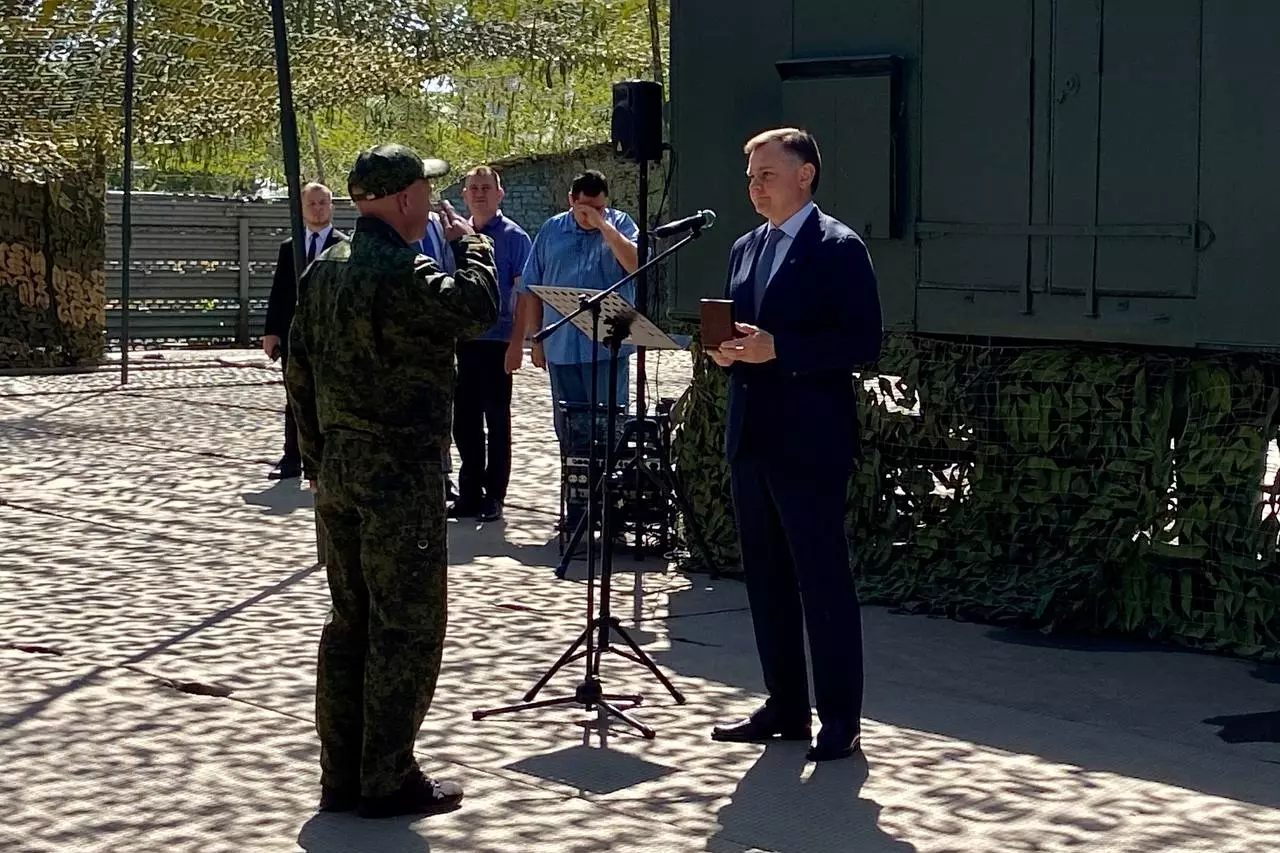 Юрий Слюсарь поздравил военнослужащих с Днем военно-воздушных-войск