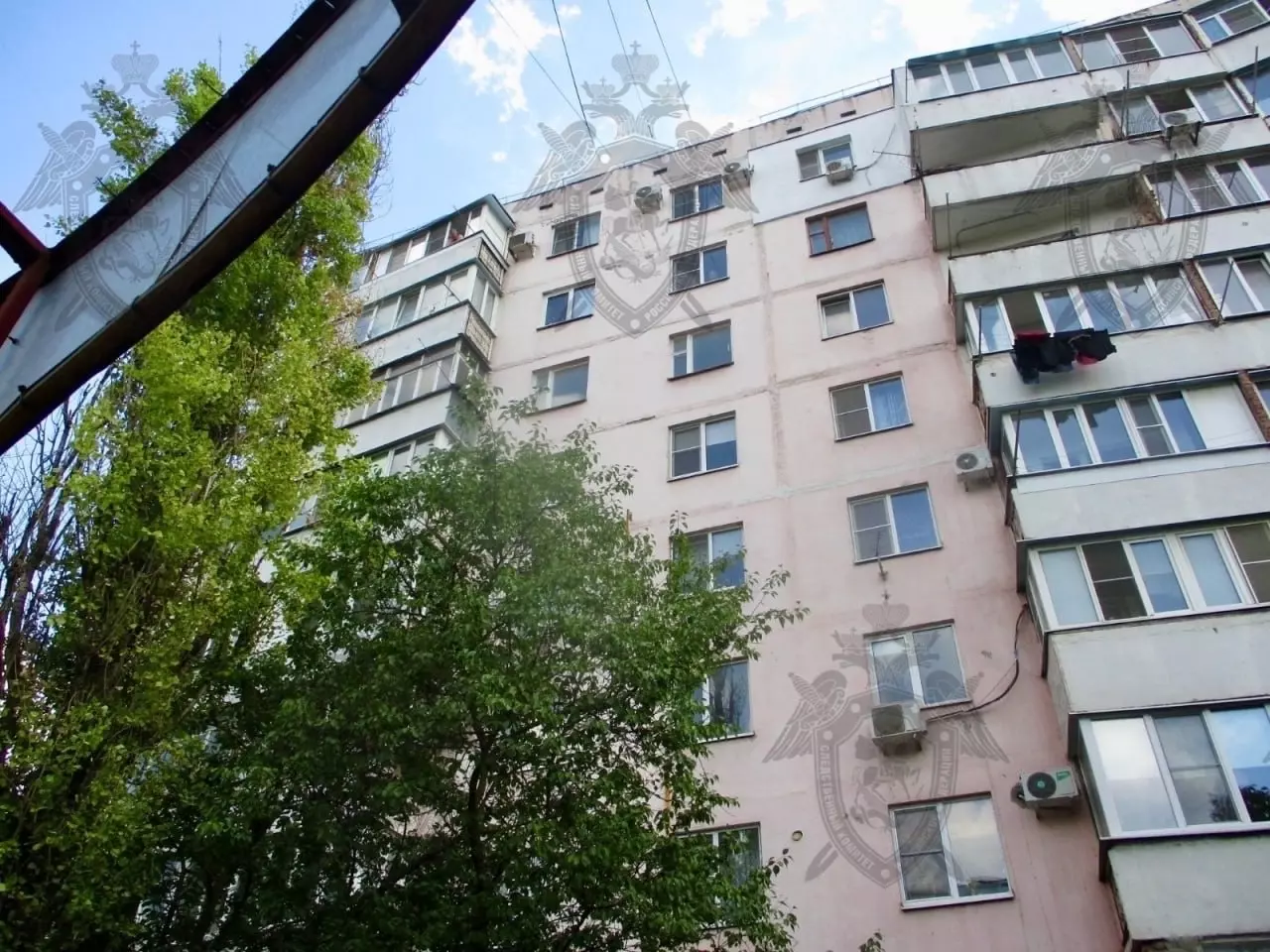 В Ростовской области пятилетний мальчик выпал из окна квартиры на восьмом этаже