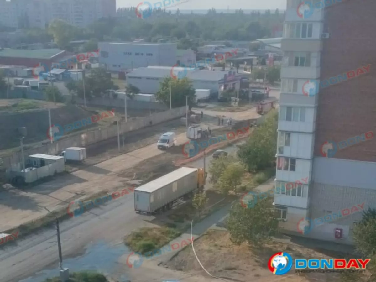 В Таганроге экстренные службы работают в канализационном коллекторе