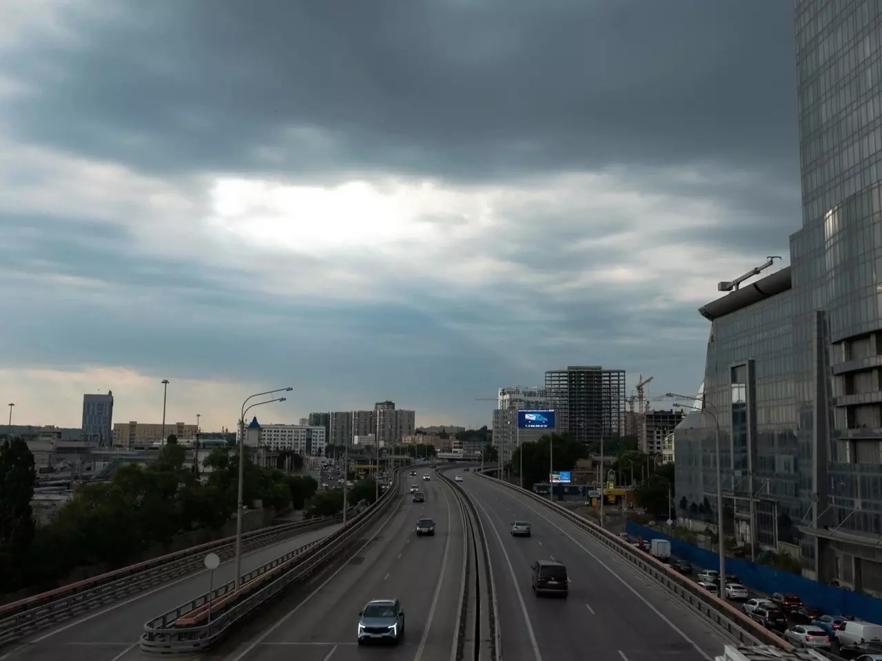 В Ростовской области объявили штормовое предупреждение из-за ливней