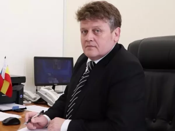 Фото к материалу: Глава администрации Песчанокопского района  Игорь Апольский покидает свой пост