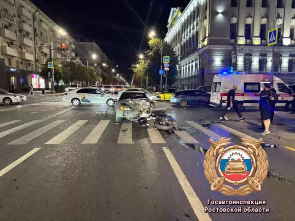 Фото к материалу: В ДТП с мотоциклом в Ростове пострадали трое