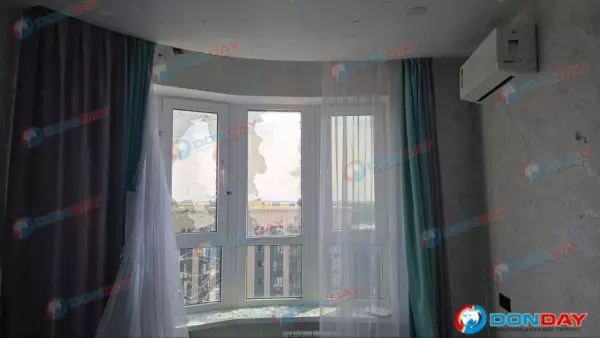 Фото к материалу: Жители ЖК в Ростове, куда прилетел БПЛА, показали разрушения в квартирах
