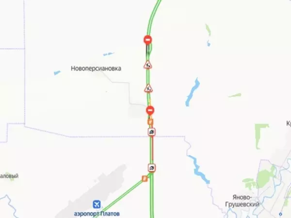 Фото к материалу: В районе аэропорта Платов образовалась пробка из-за ДТП