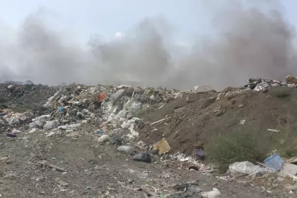 Фото к материалу: В Новошахтинске горит мусорный полигон