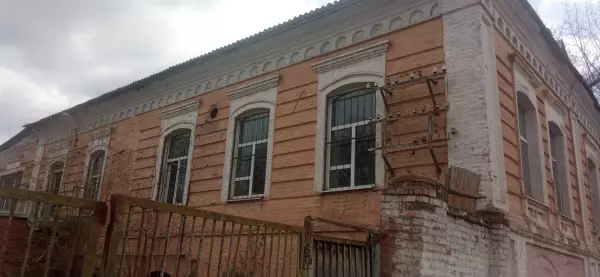 Фото к материалу: В Ростовской области на торги выставили право аренды здания окружного училища