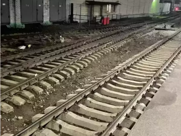 Фото к материалу: В Ростове пассажирский поезд насмерть сбил 31-летнего мужчину 