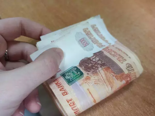 В Ростове среднюю зарплату в 100 тысяч рублей власти обещают только к 2028 году