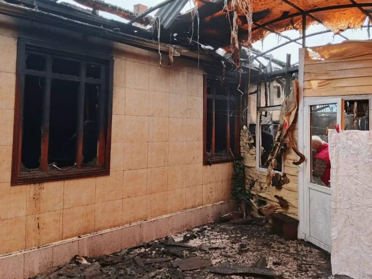 В Шахтах из-за неисправного холодильника сгорели сразу две квартиры