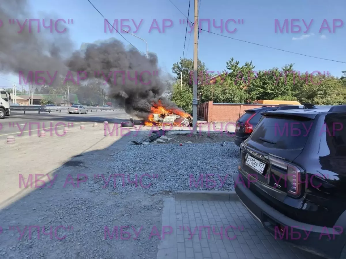 Под Ростовом в жутком ДТП с перевернувшимся автомобилем погиб водитель