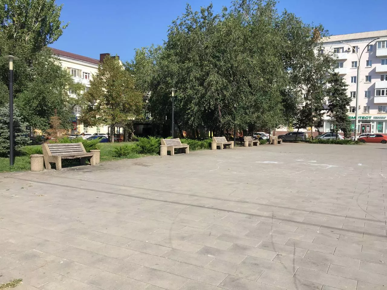 Ростовчане пожаловались на отсутствие фонарей на площади Ленина