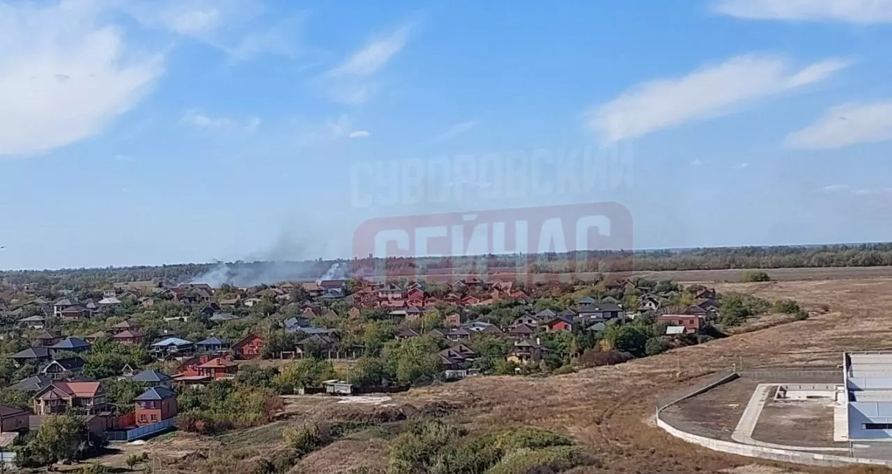 Крупный пожар разгорелся в СНТ «Урожай» в Ростове