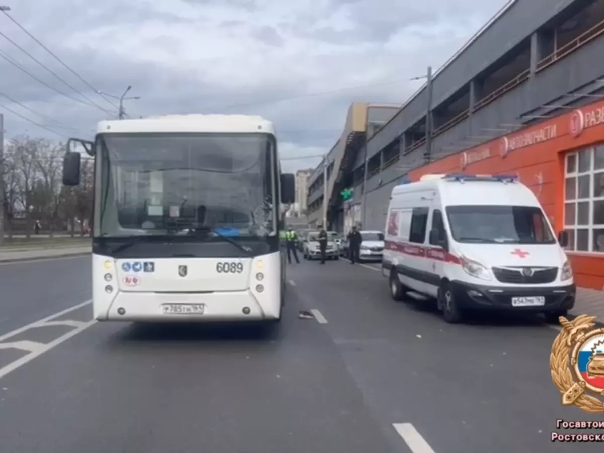 У ЖД вокзала Ростова автобус насмерть сбил пешехода