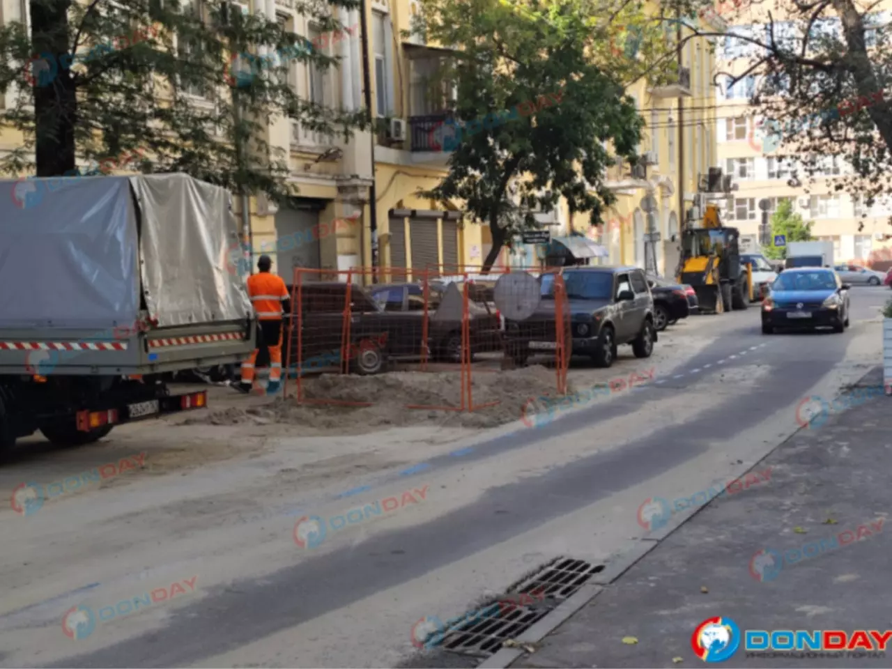 На Суворова в Ростове засыпали дыру от провалившегося крана