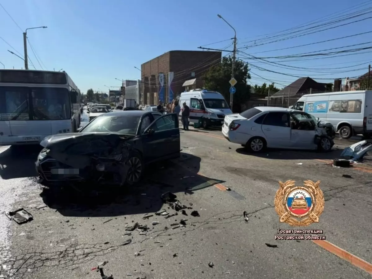 В Ростове двое мужчин пострадали в ДТП на Вавилова
