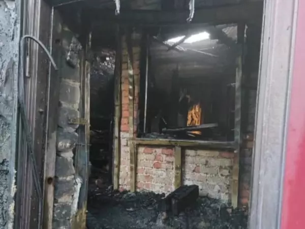 Фото к материалу: Из-за неисправной проводки сгорела часть дома в Ростовской области