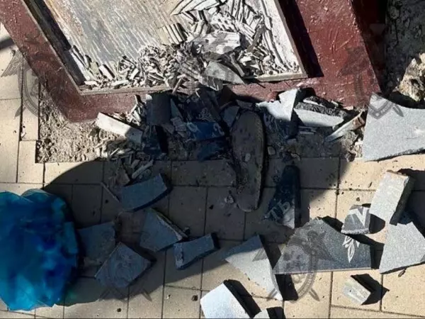 Фото к материалу: В Ростовской области мужчину подозревают в порче памятника защитникам Отечества