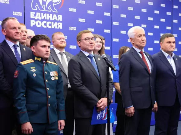 Фото к материалу: «Единая Россия»: Партия получила уверенный результат на выборах в Заксобрания и гордумы