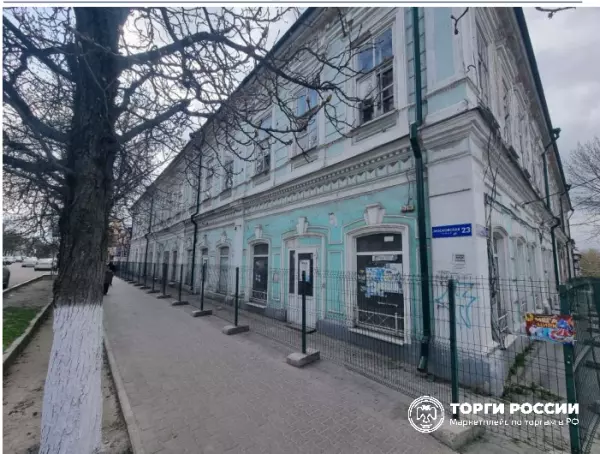 Фото к материалу: Здание сгоревшей поликлиники в Новочеркасске выставили на торги за 6,7 млн рублей