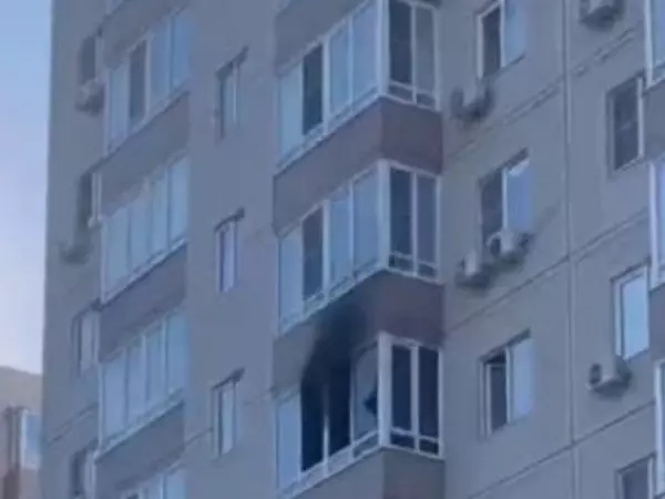 Фото к материалу: В Ростове сгорел балкон в многоэтажке на Еременко