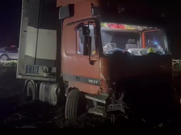 Фото к материалу: На трассе в Ростовской области 53-летний мужчина скончался в аварии