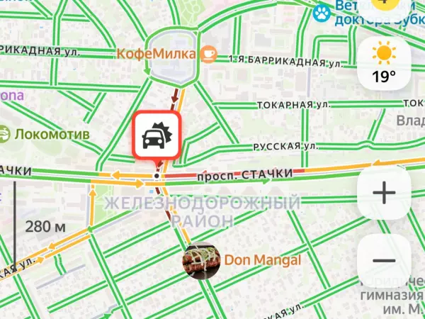 Фото к материалу: ДТП сковало движение на проспекте Стачки в Ростове