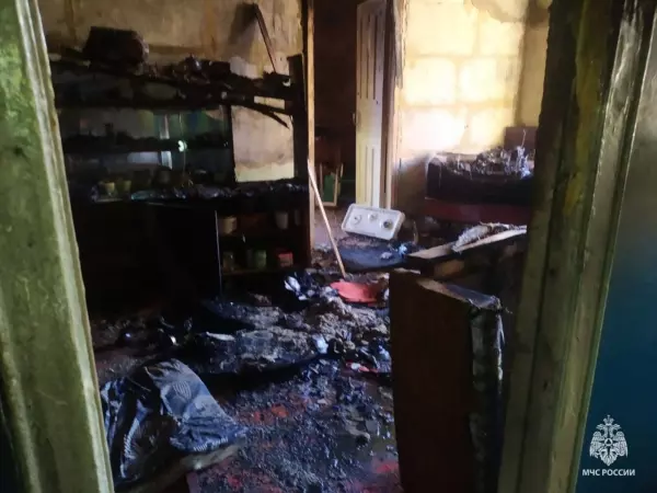 Фото к материалу: В Новошахтинске мужчина обжег руки при пожаре в квартире