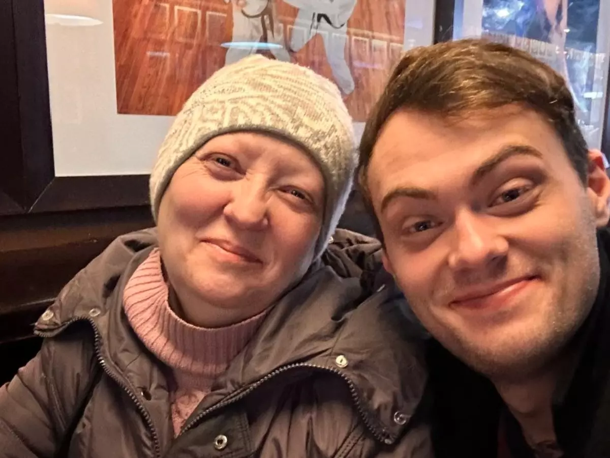При пожаре в приюте для собак в Шахтах пострадала 57-летняя женщина