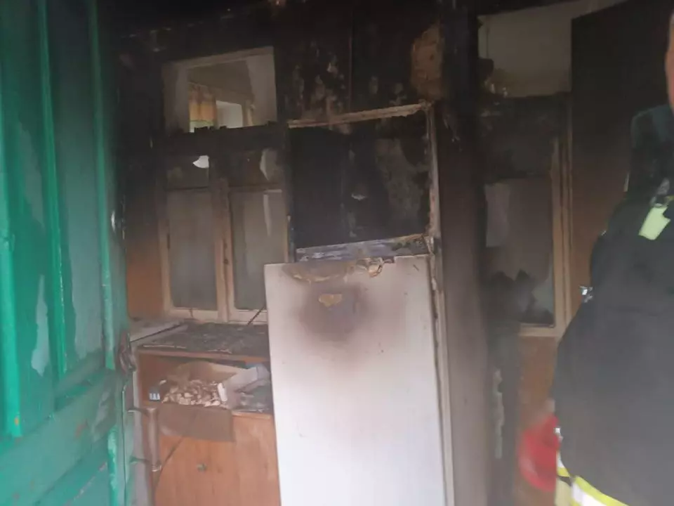 Неисправный холодильник стал причиной двух пожаров в Ростовской области