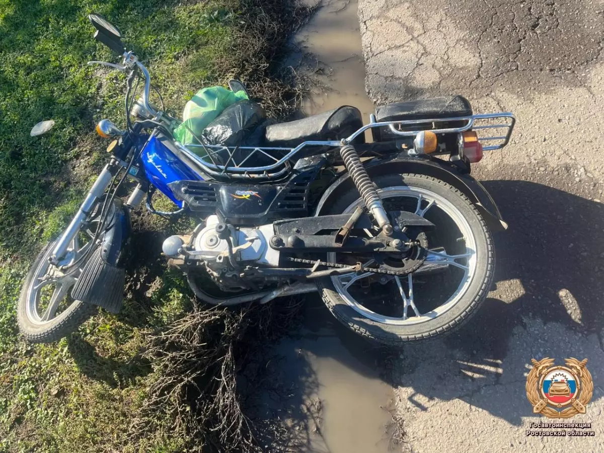 В Ростовской области пенсионер на мопеде пострадал в ДТП