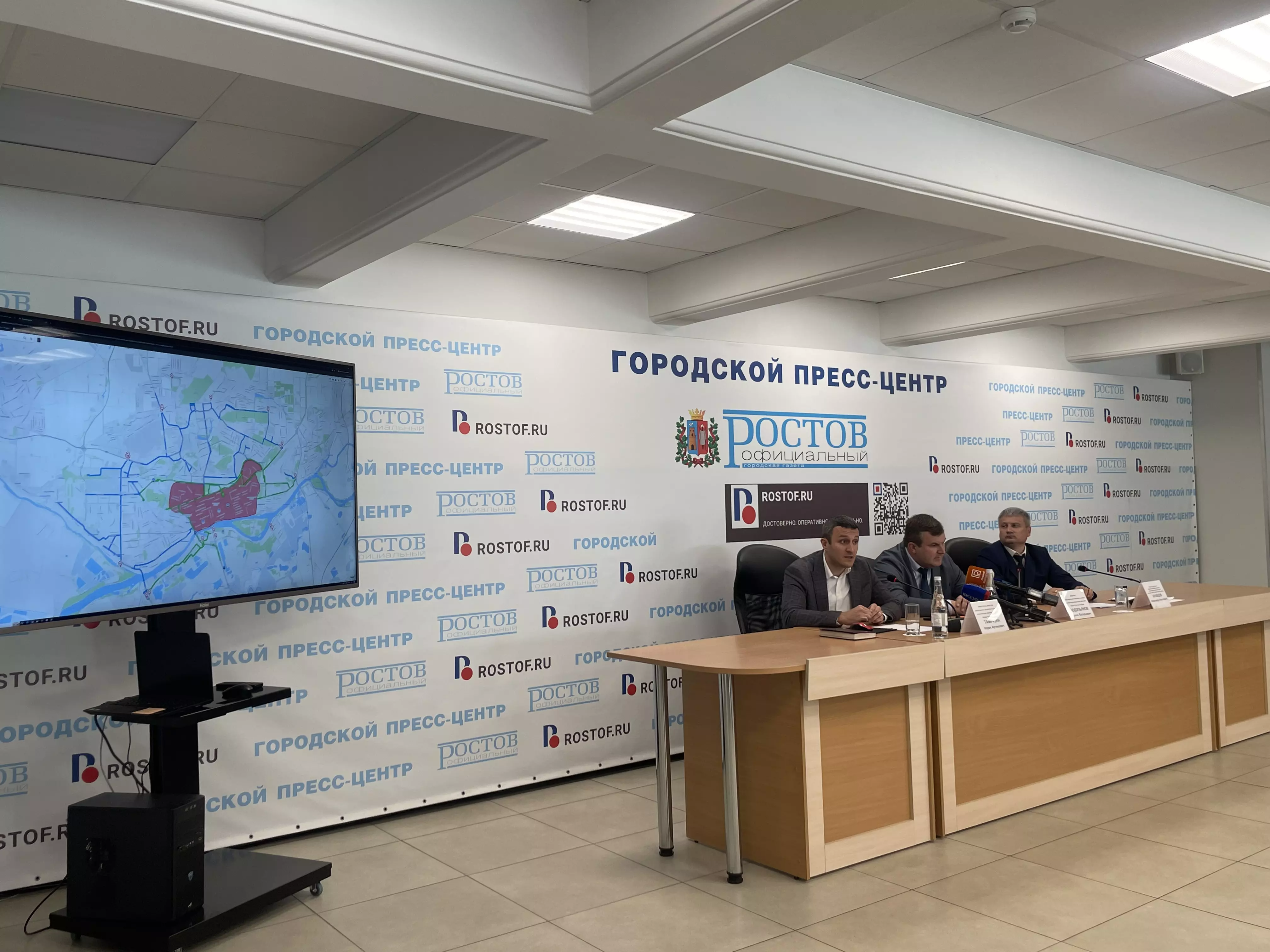 На ряде улиц в центре Ростова разрешили проезд грузовикам до 26 т