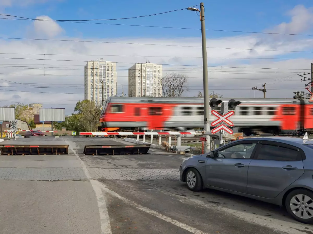 За 9 месяцев на железнодорожных переездах Ростовской области произошло 4 ДТП