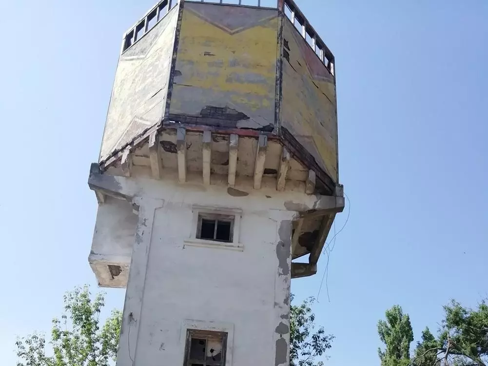 Водонапорная башня, сгоревшая поликлиника и кирпичный завод: что продают на торгах в Ростовской области