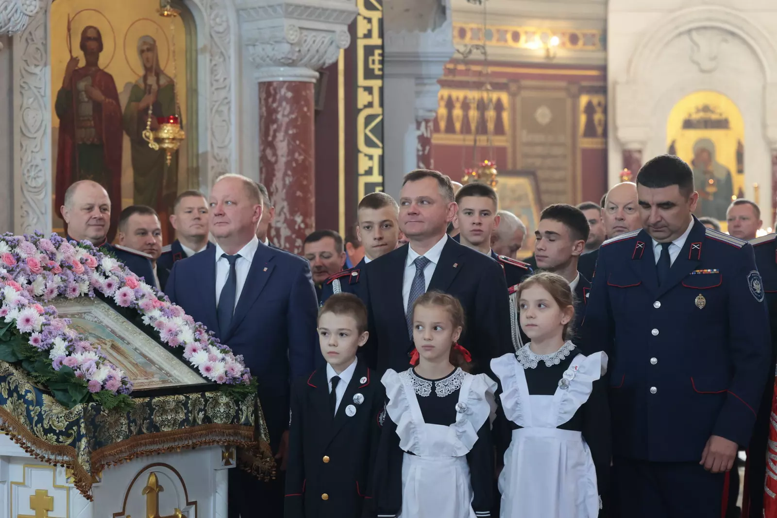 Юрий Слюсарь посетил праздничное богослужение в честь Покрова Пресвятой Богородицы
