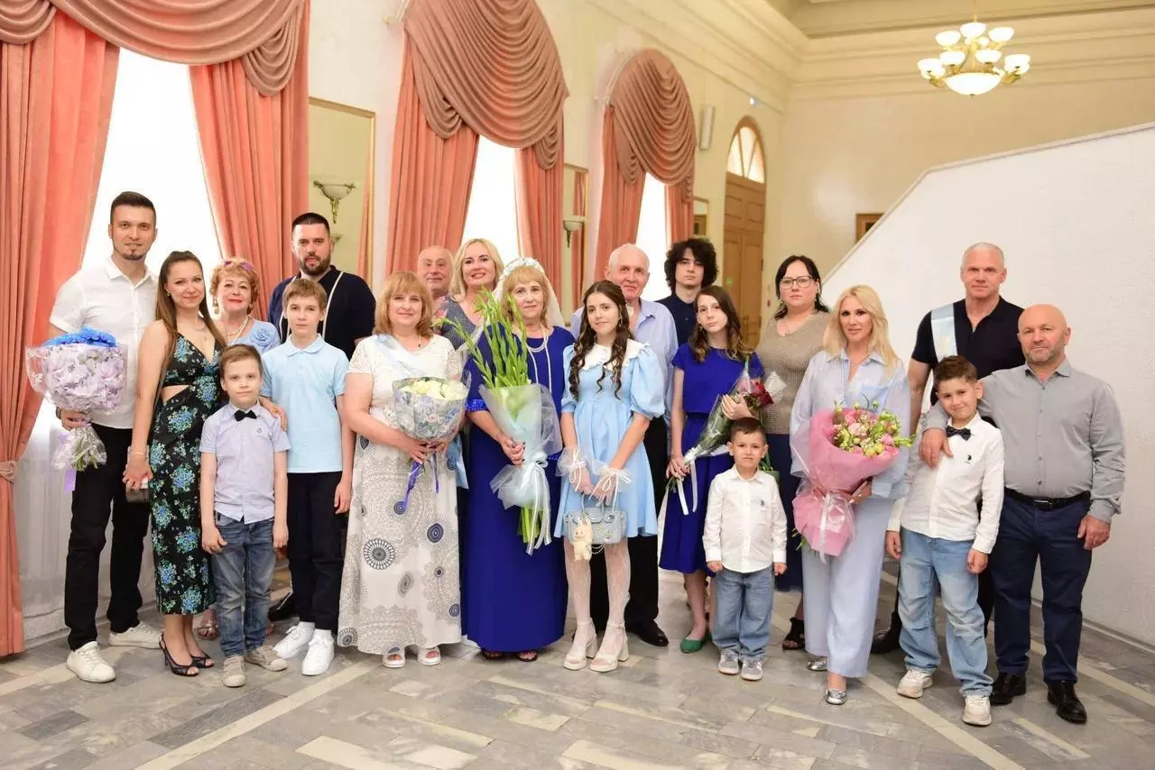Пары, проверенные временем: фоторепортаж ко Дню пожилых людей