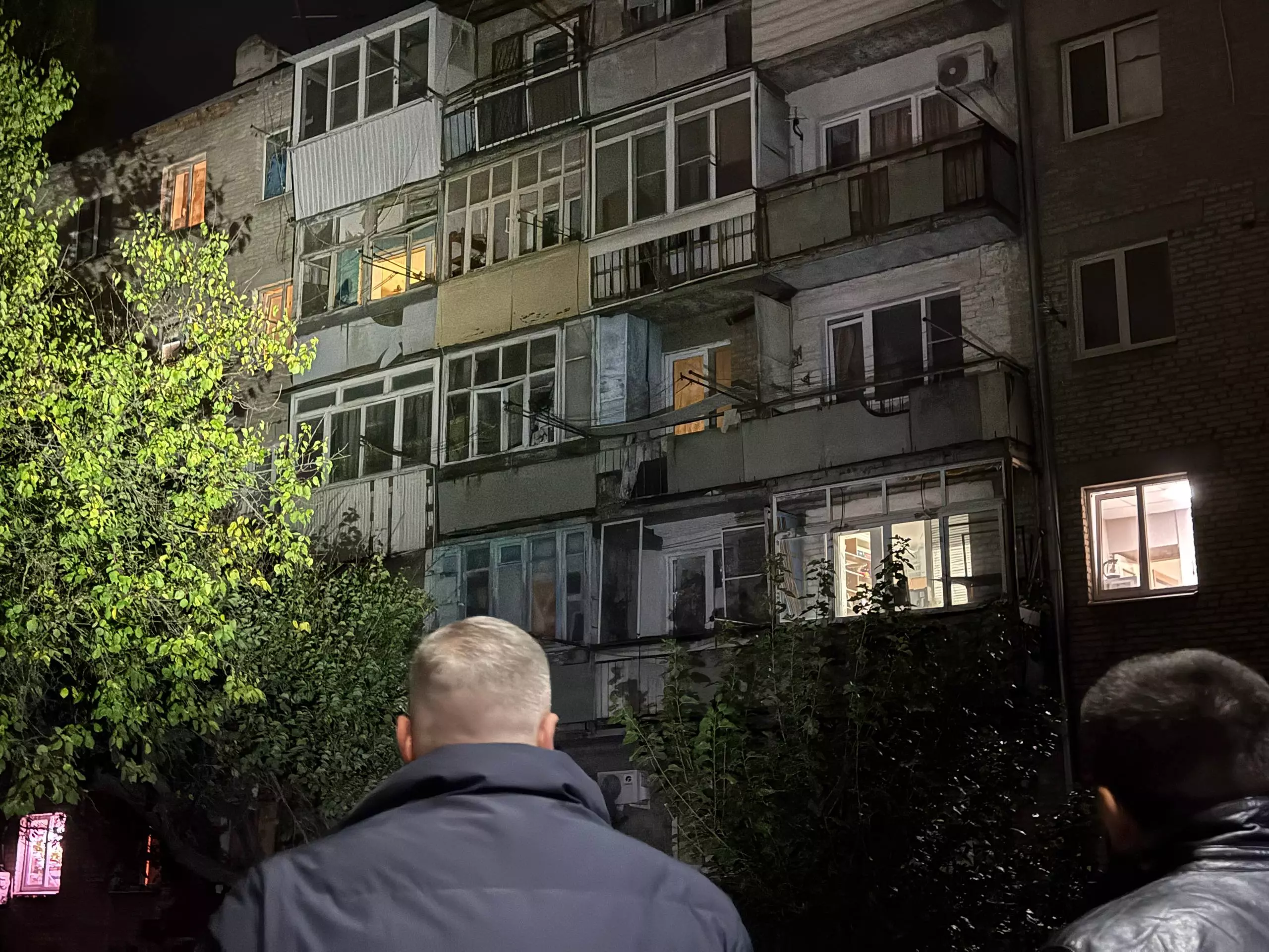 В Батайске ввели режим ЧС в квартирах, пострадавших от атаки беспилотников