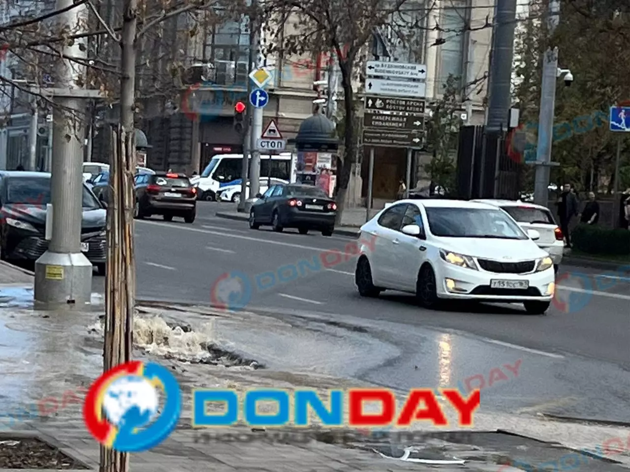 Коммунальные реки заполонили дороги в центре Ростова