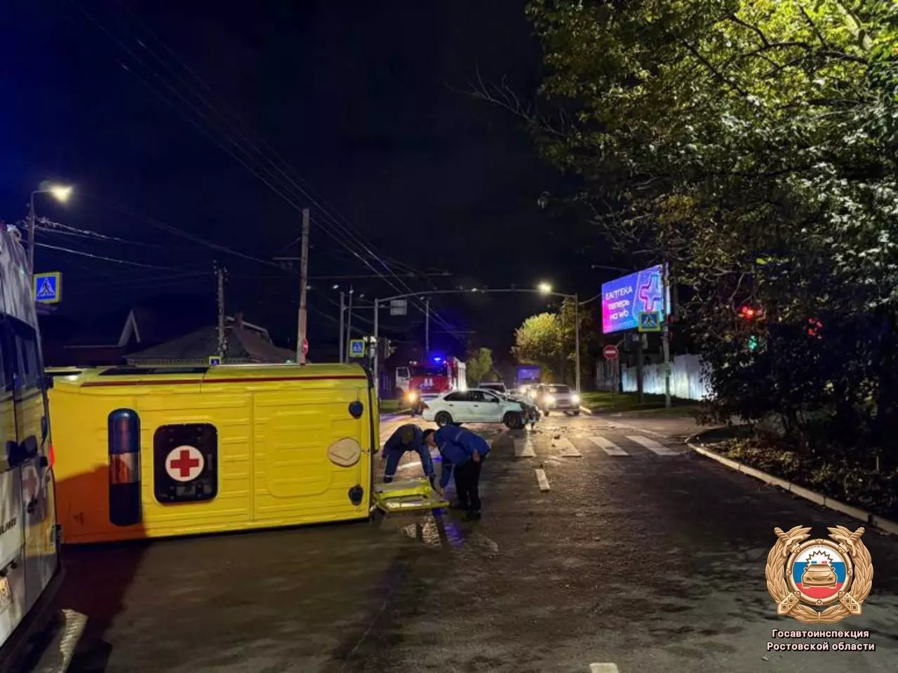 В Ростове в ДТП с машиной скорой пострадали трое человек, двое из которых медики