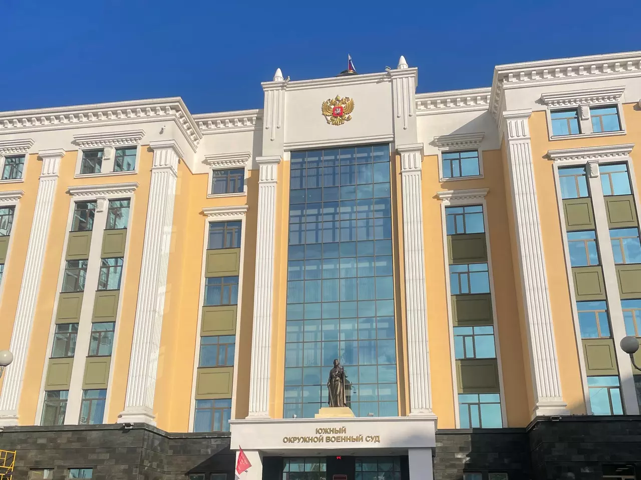 Снайперы стояли по периметру: спецназовцы рассказали о штурме в ростовском СИЗО-1