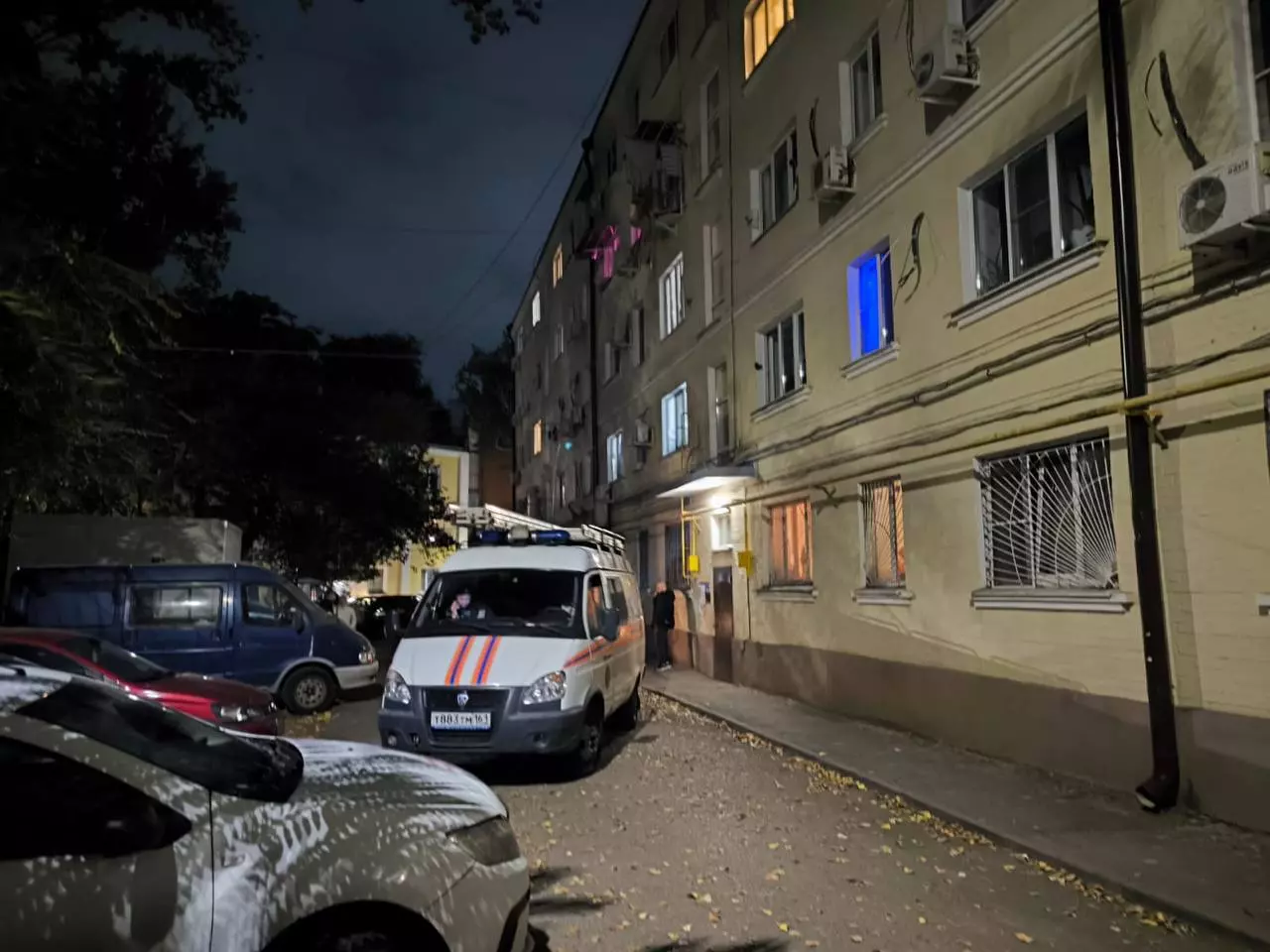 В Ростове зафиксировали сквозную трещину в жилом доме на улице Ивановского