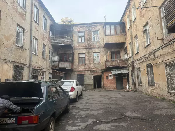 Страх или привычка: жильцы опасного дома на Станиславского не хотят переезжать Фото к материалу: Страх или привычка: жильцы опасного дома на Станиславского не хотят переезжать