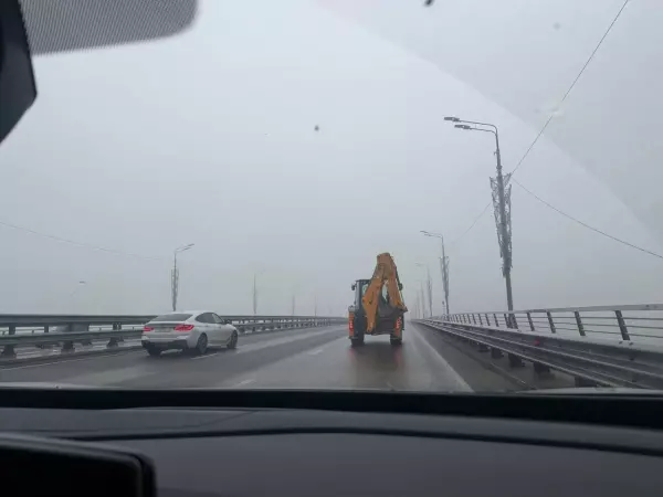 Видимость нулевая: невероятно густой туман накрыл Ворошиловский мост в Ростове Фото к материалу: Видимость нулевая: невероятно густой туман накрыл Ворошиловский мост в Ростове
