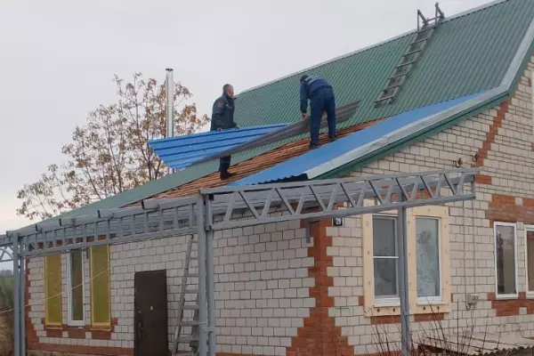 После атаки БПЛА в хуторе Ростовской области ввели локальный режим ЧС Фото к материалу: После атаки БПЛА в хуторе Ростовской области ввели локальный режим ЧС