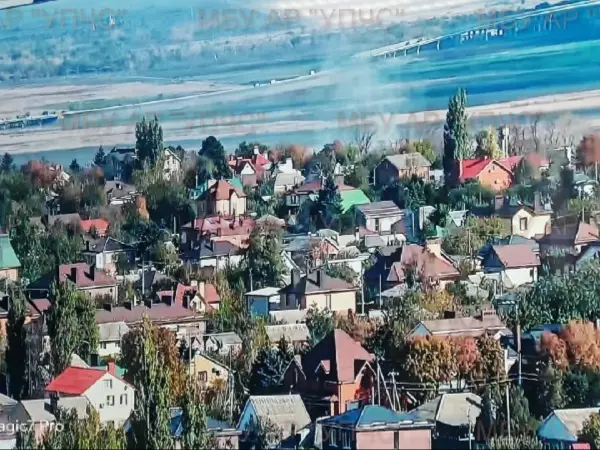 Фото к материалу: В Ростовской области загорелась хозпостройка на площади 25 квадратных метров