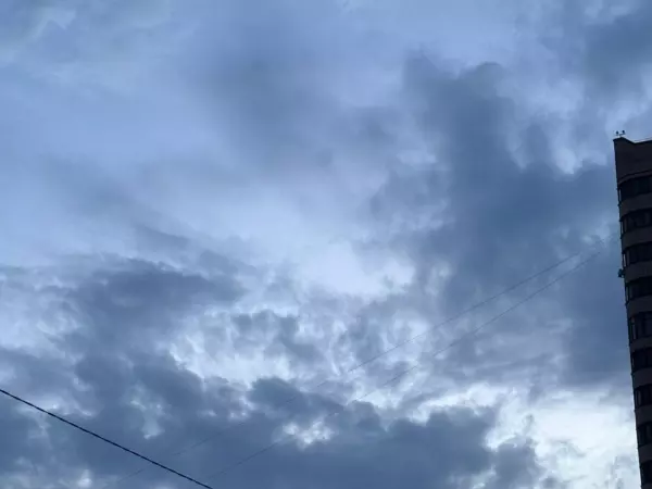 Фото к материалу: Дом и ограждение получили повреждения после атаки БПЛА в Ростовской области